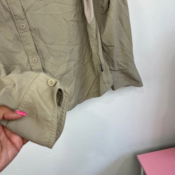 REI CO-OP tan button up longsleeve women's size Medium nylon spandex blend shirt - Picture 4 of 8